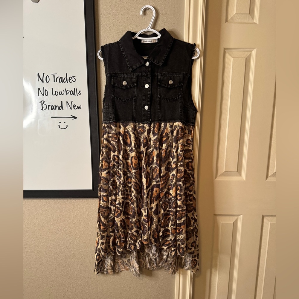 Origami black jean vest/leopard